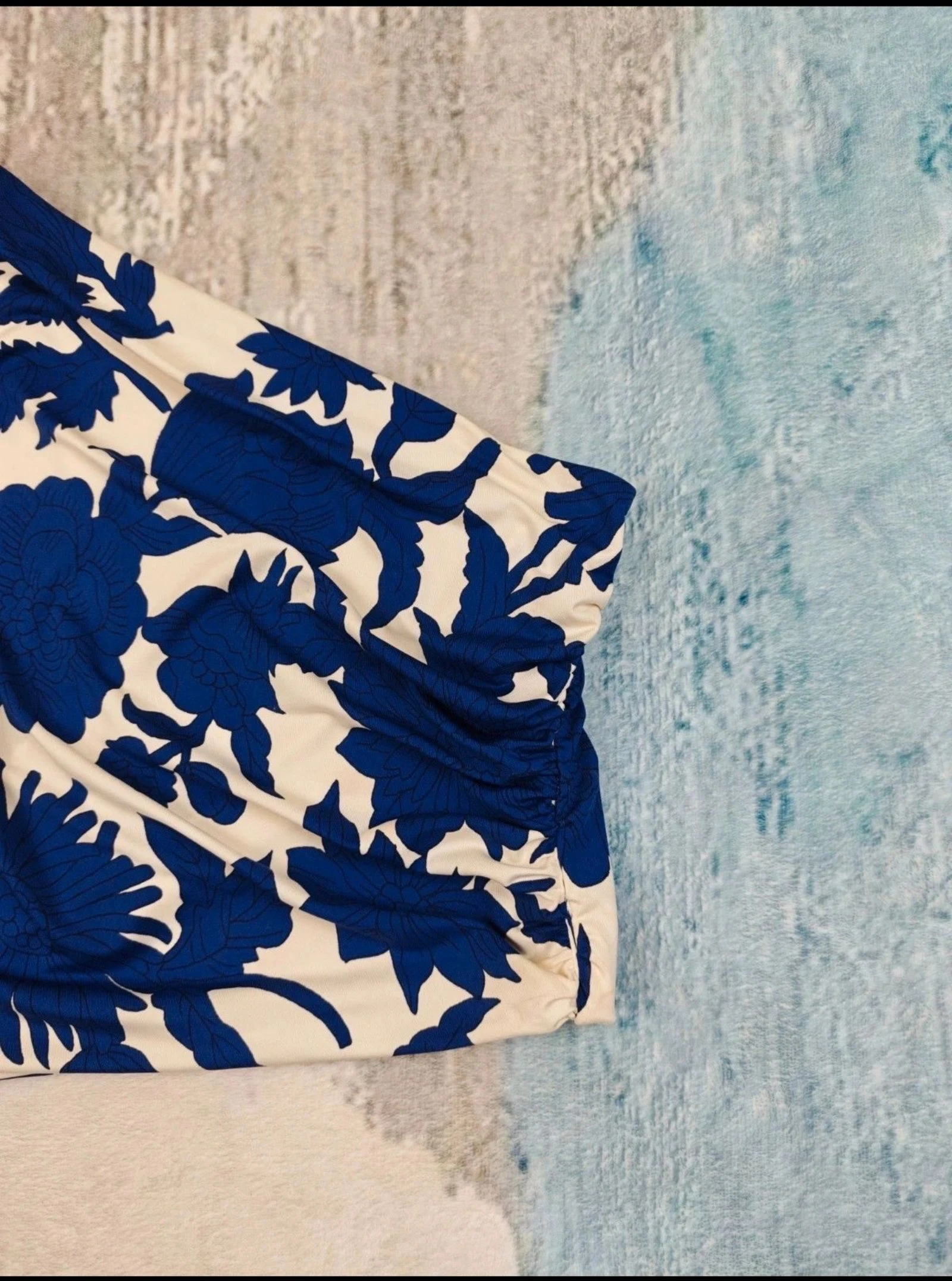 H&M One Shoulder Floral Crop Top Bleu Blanc Taille M – photo 3
